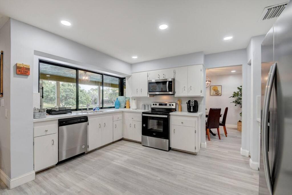 Ananda Farmhouse And Retreat. Lake Worth Beach Exterior foto