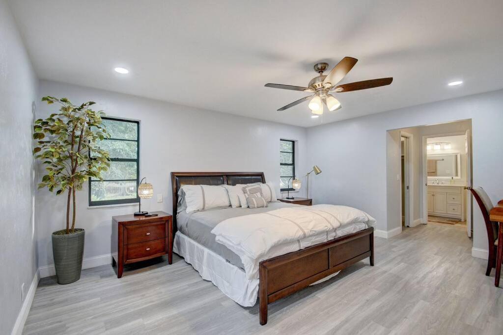 Ananda Farmhouse And Retreat. Lake Worth Beach Exterior foto