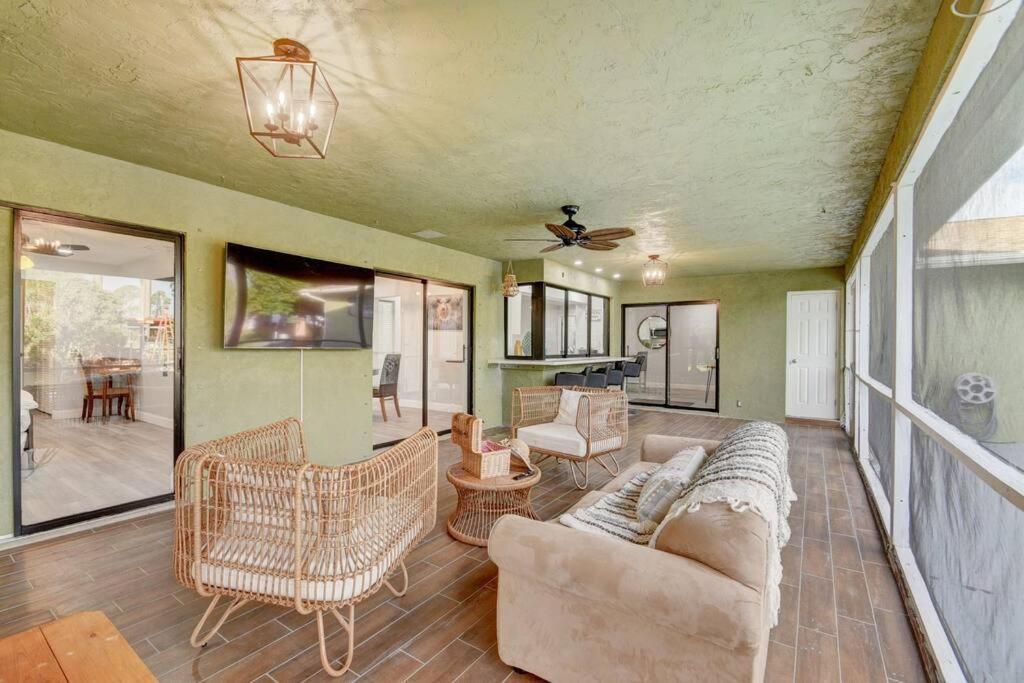 Ananda Farmhouse And Retreat. Lake Worth Beach Exterior foto