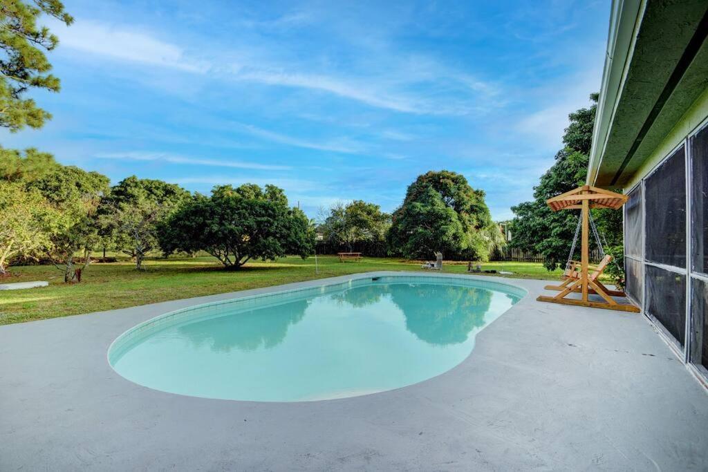 Ananda Farmhouse And Retreat. Lake Worth Beach Exterior foto