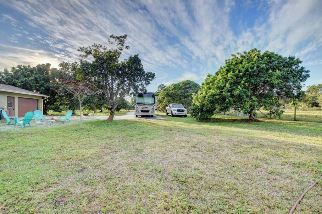 Ananda Farmhouse And Retreat. Lake Worth Beach Exterior foto